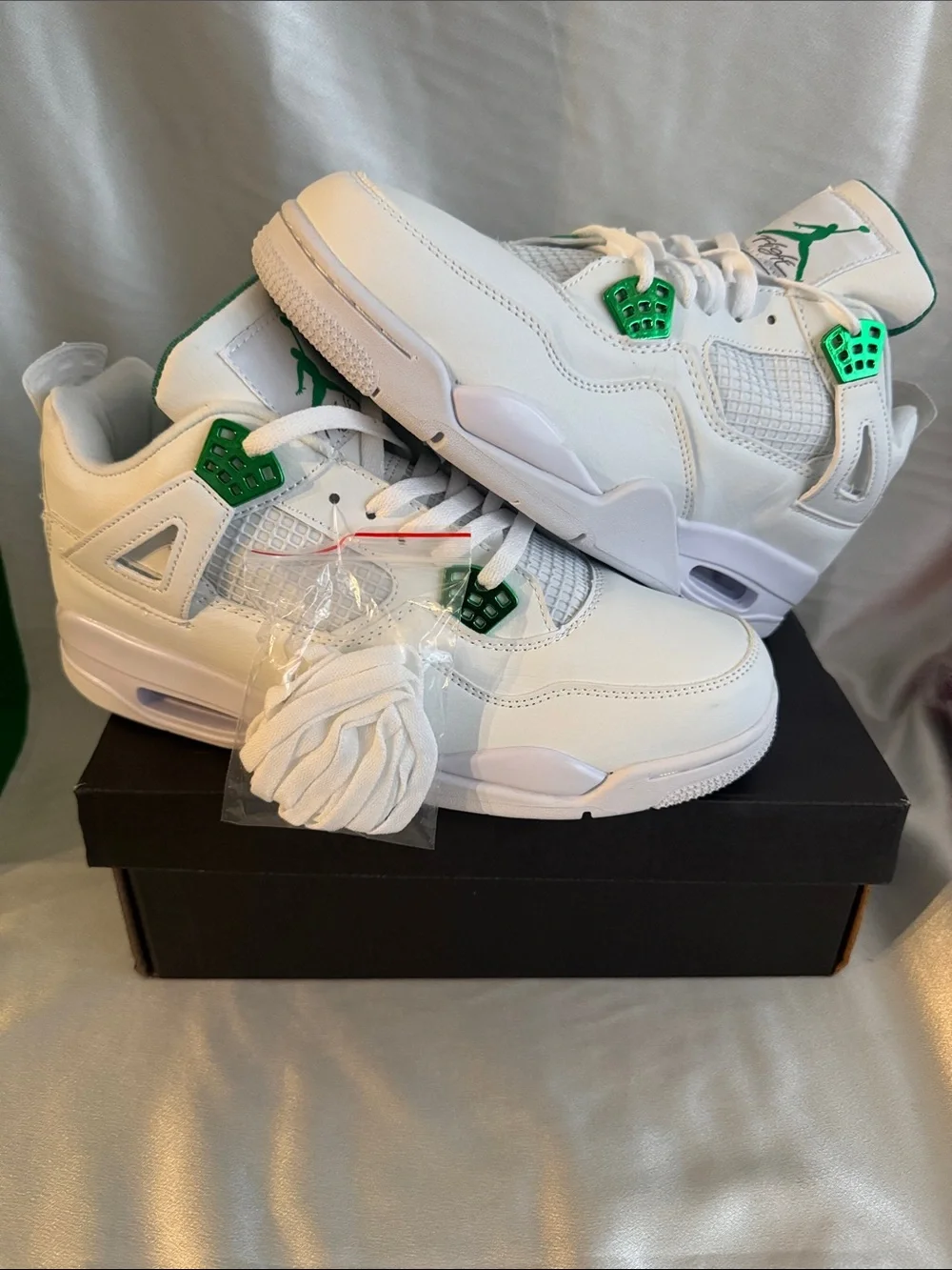 New! Air Jordan 4 Retro 